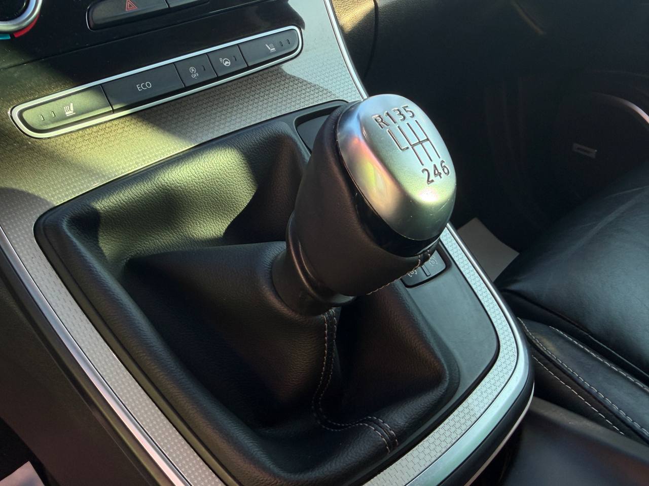 Renault Scenic INITIALE PARIS