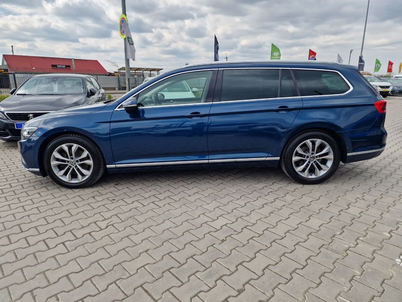 Volkswagen Passat LOUNGE