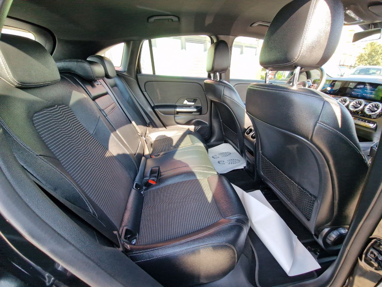 MERCEDES BENZ EQA