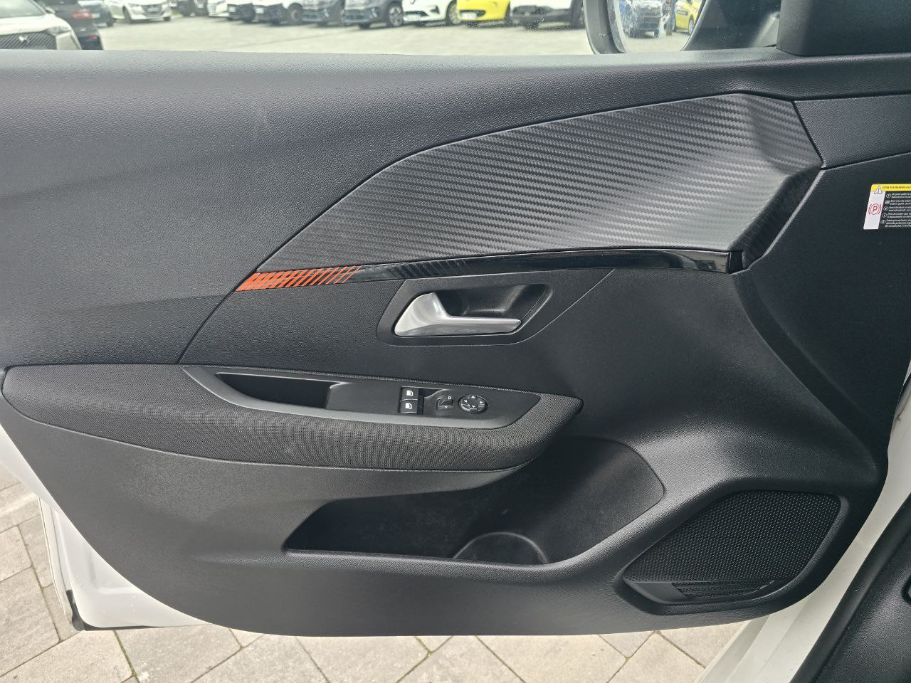 Peugeot E-208 Business