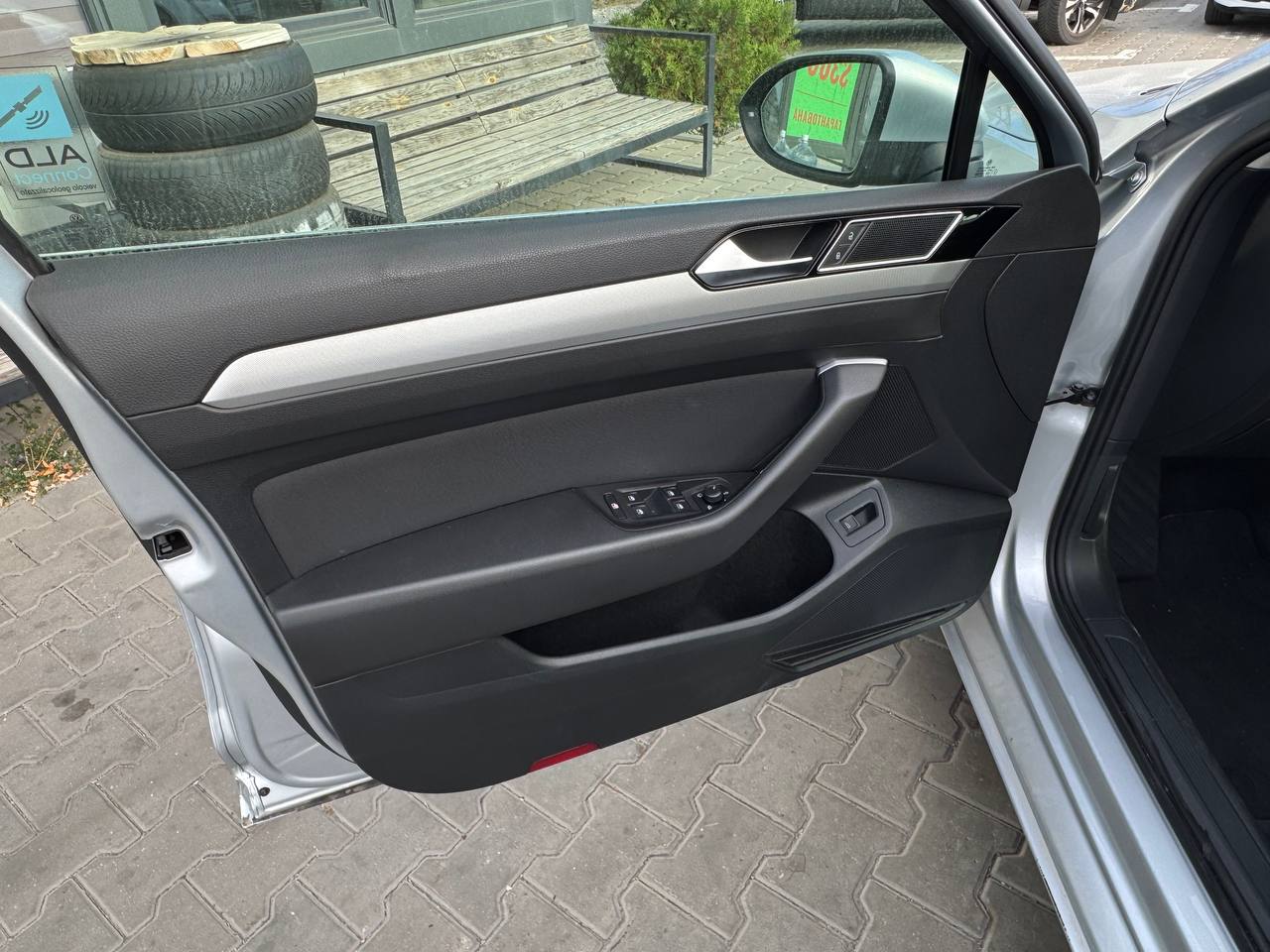 Volkswagen Passat Business+
