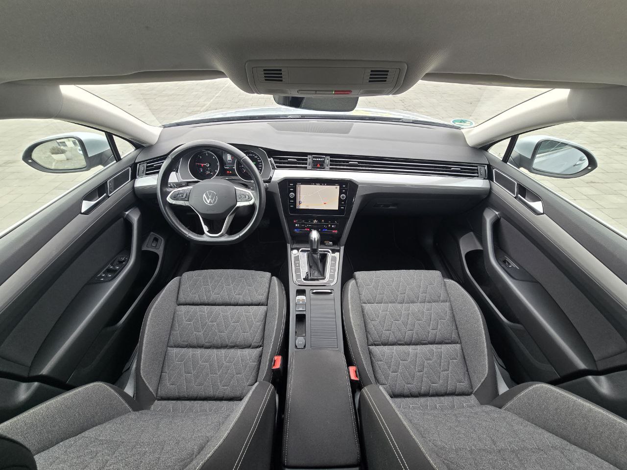 Volkswagen Passat Business+