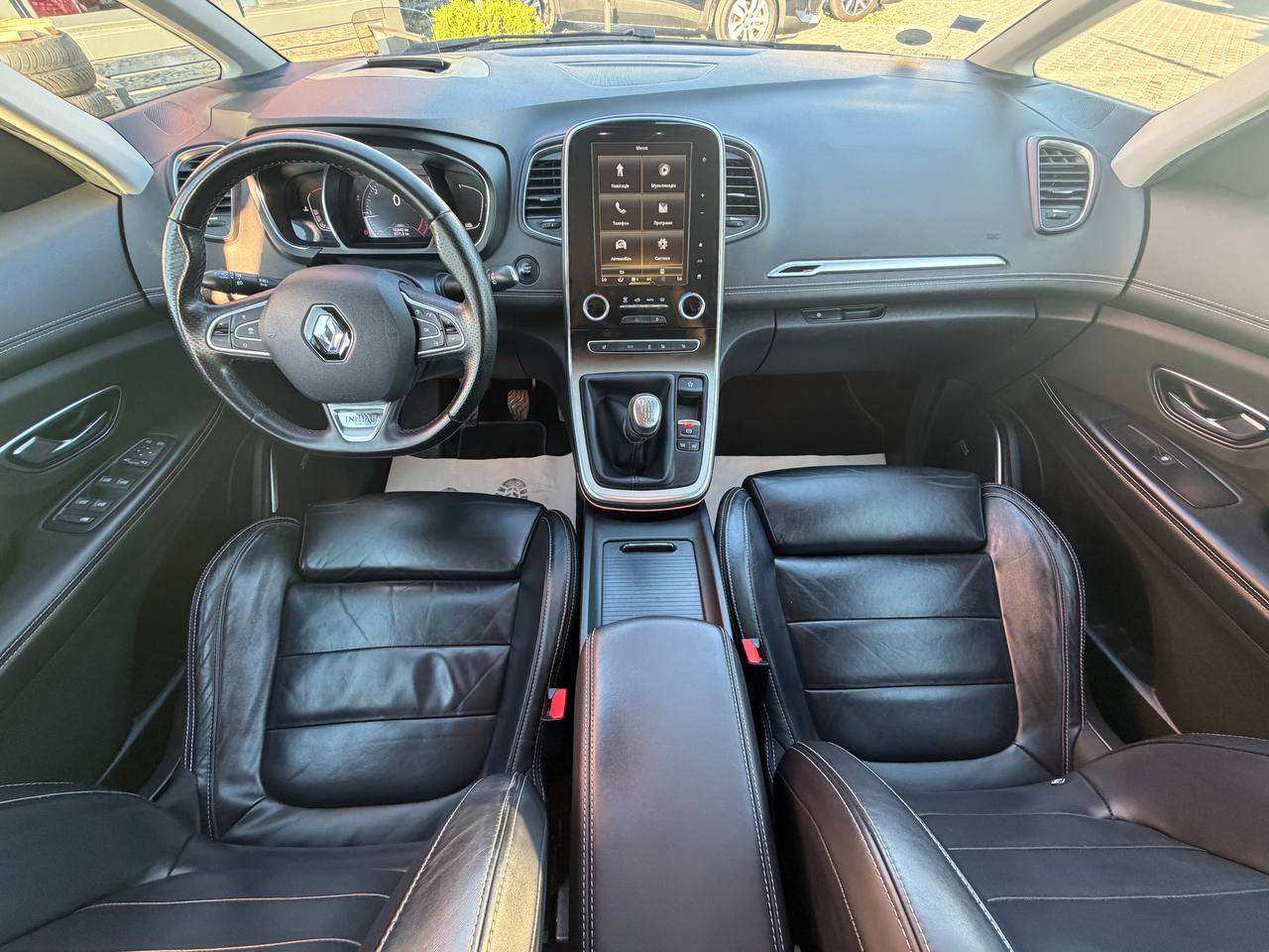 Renault Scenic INITIALE PARIS