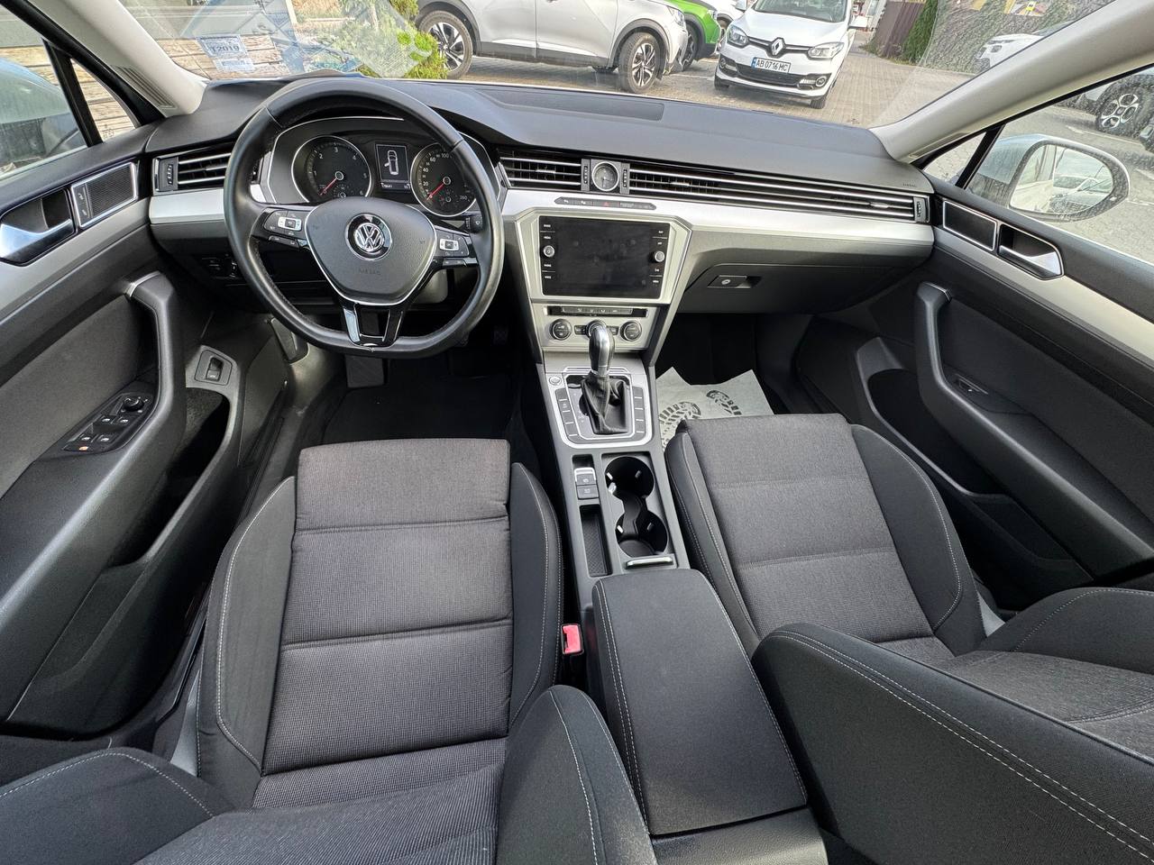 Volkswagen Passat Business+