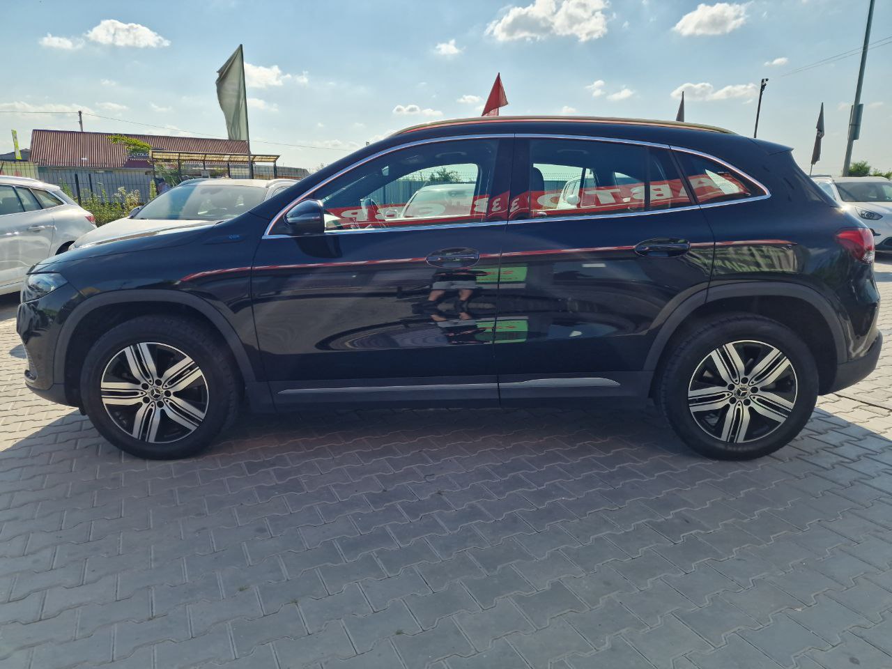 MERCEDES BENZ EQA