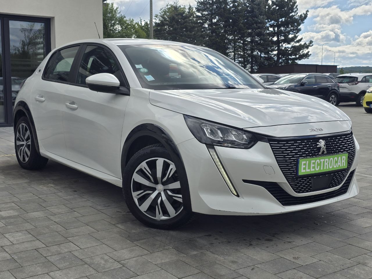 Peugeot E-208 Business