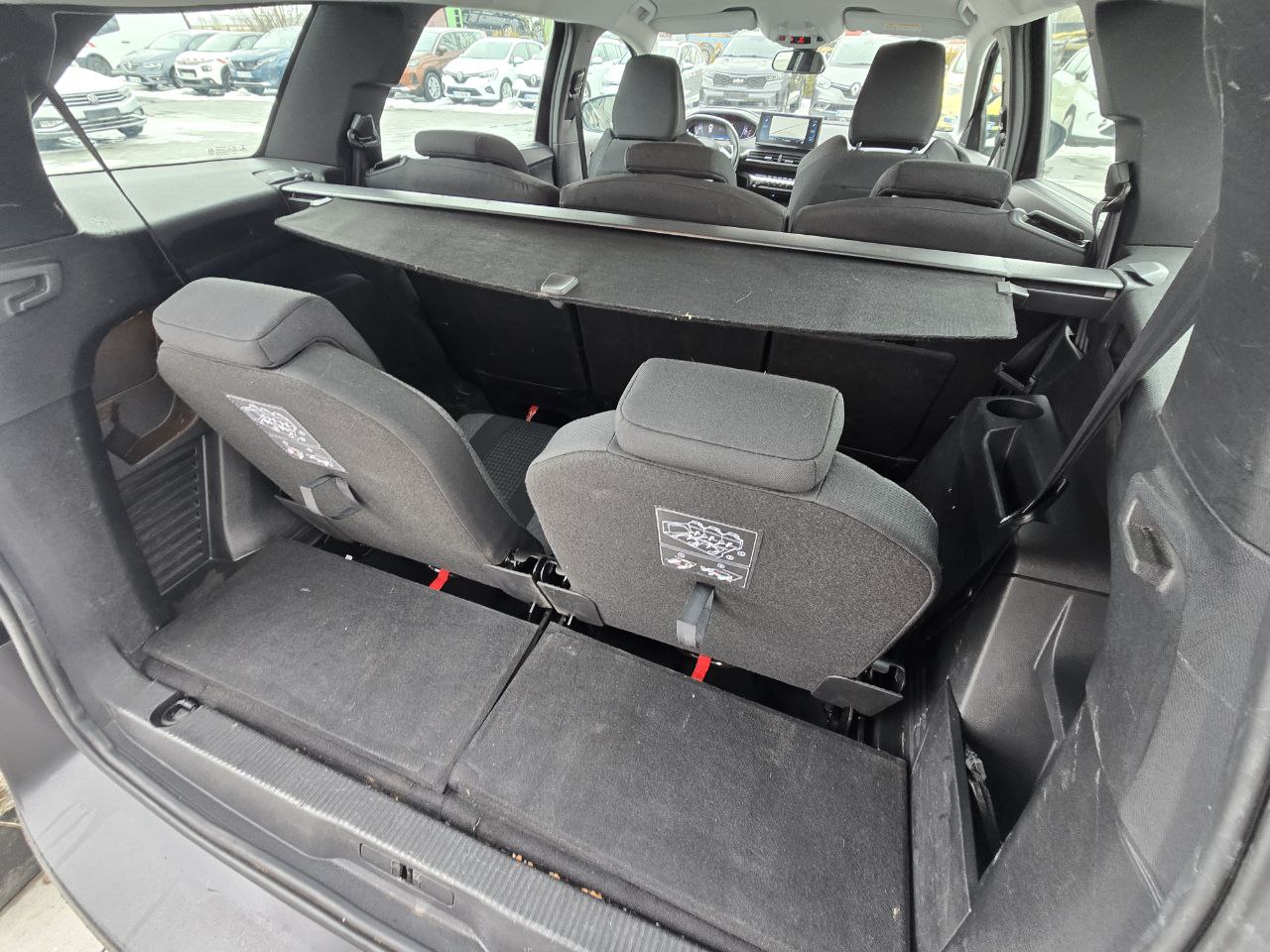 PEUGEOT 5008 Business