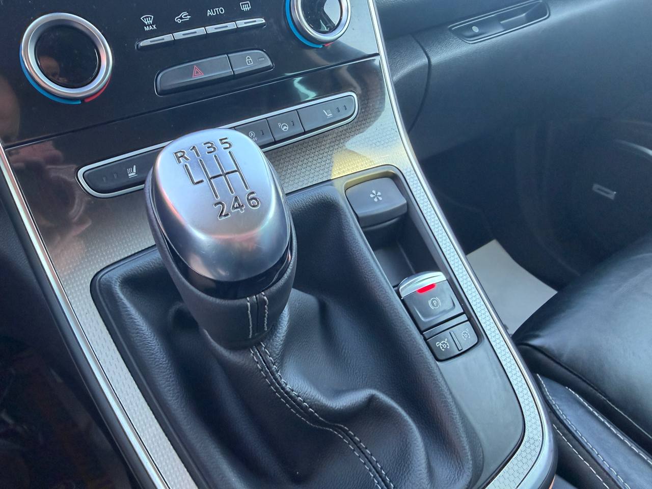 Renault Scenic INITIALE PARIS