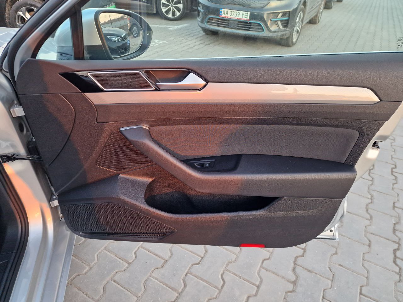 Volkswagen Passat Business+