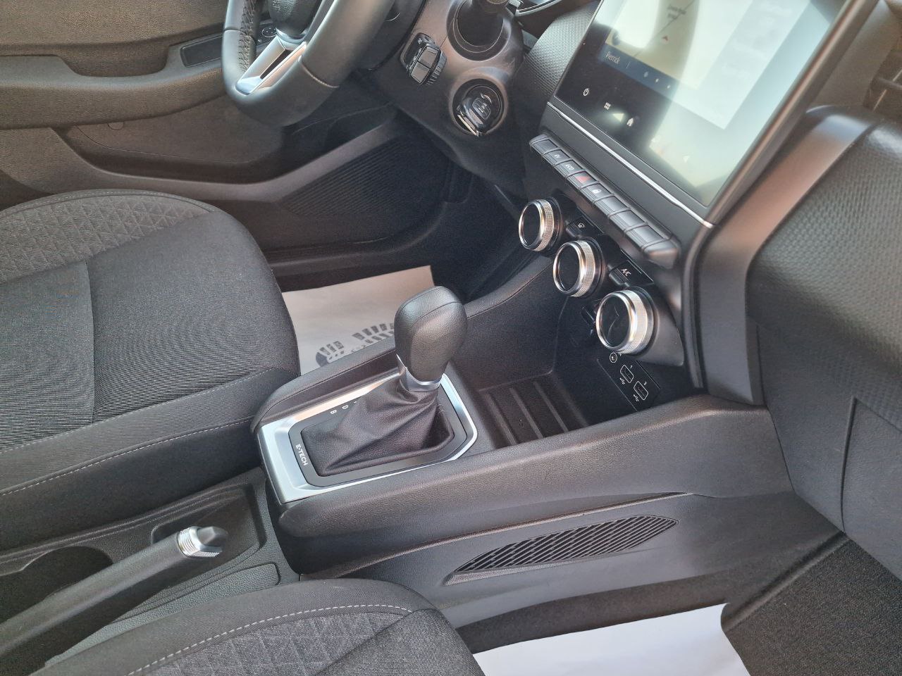 Renault Clio HYBRID Business