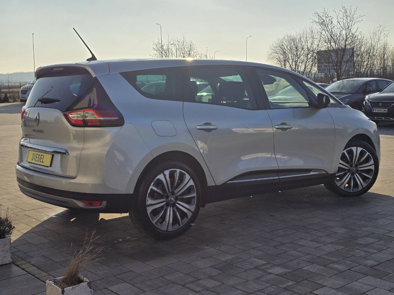 Renault GRAND Scenic Business+