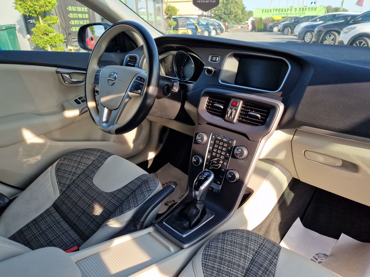 VOLVO V40