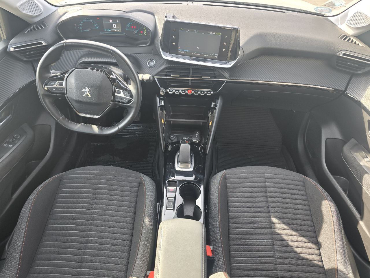 Peugeot E-208 BUSINESS