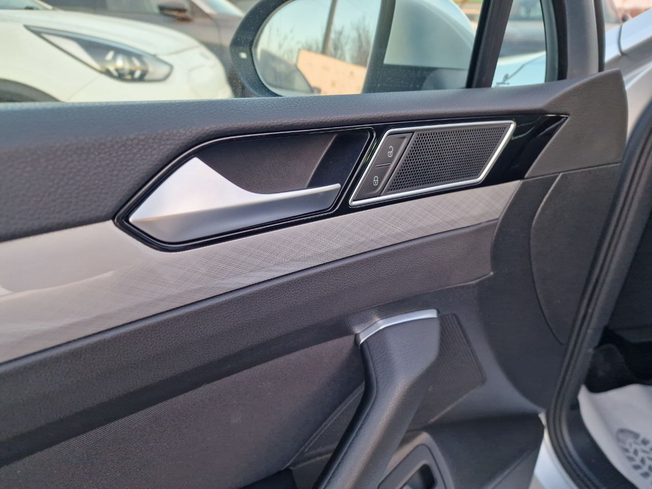 Volkswagen Passat Business+