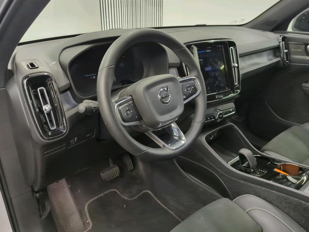 VOLVO C40
