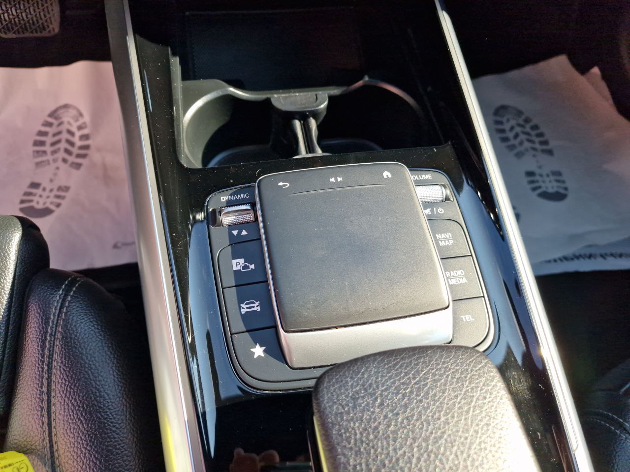 MERCEDES BENZ EQA