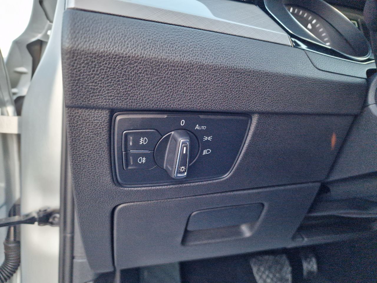 Volkswagen Passat Business+