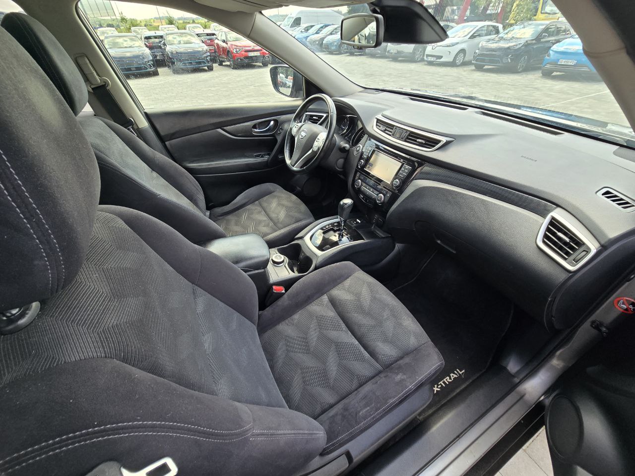Nissan X-TRAIL