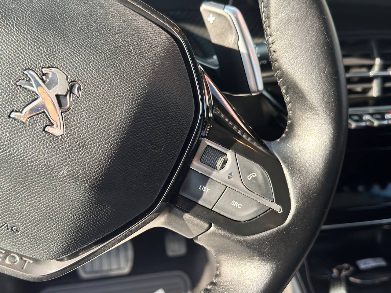 Peugeot 208 ALLURE