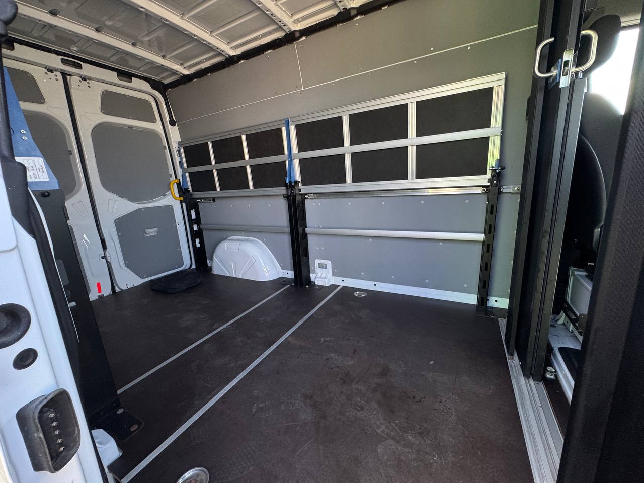 Mercedes-Benz E-Sprinter FWD