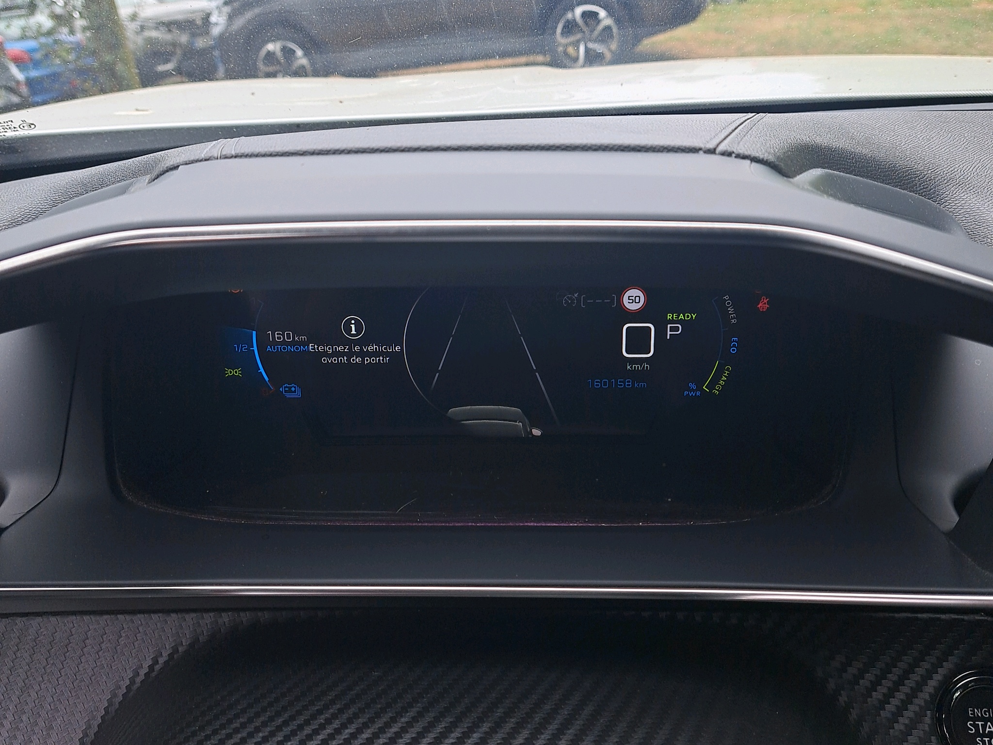Peugeot E-2008