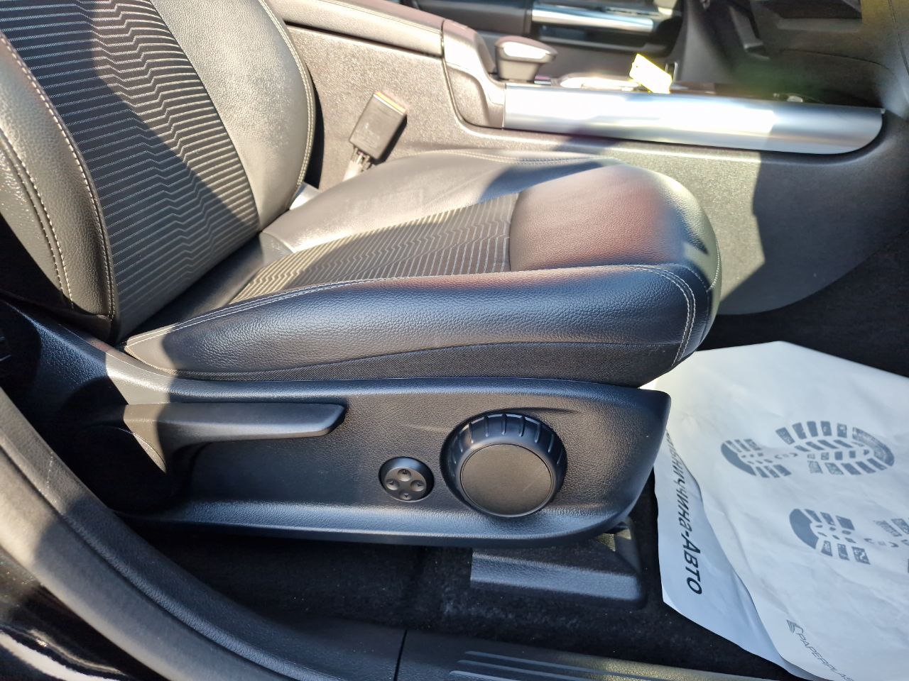 MERCEDES BENZ EQA