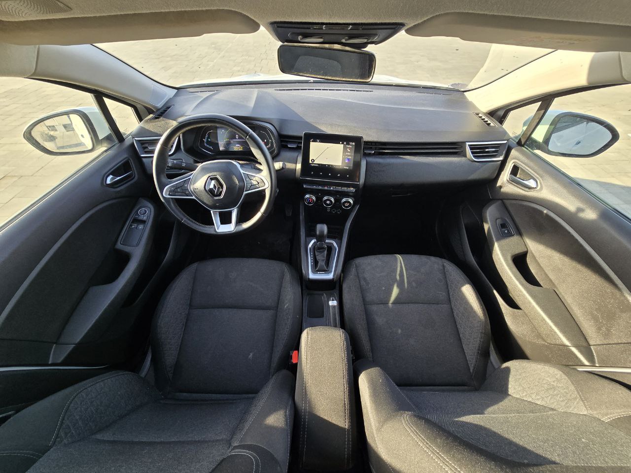 Renault Clio HYBRID Business