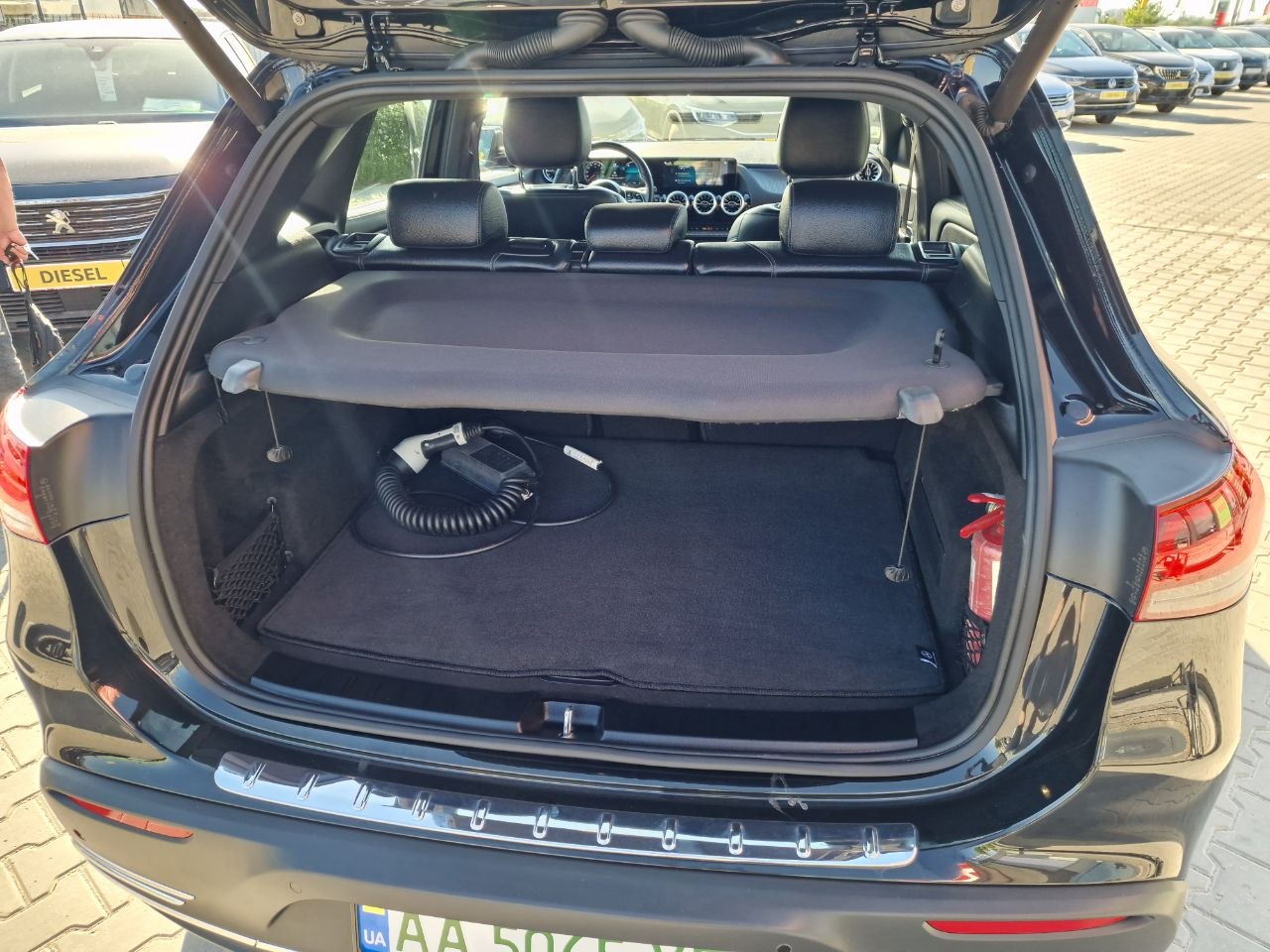 MERCEDES BENZ EQA