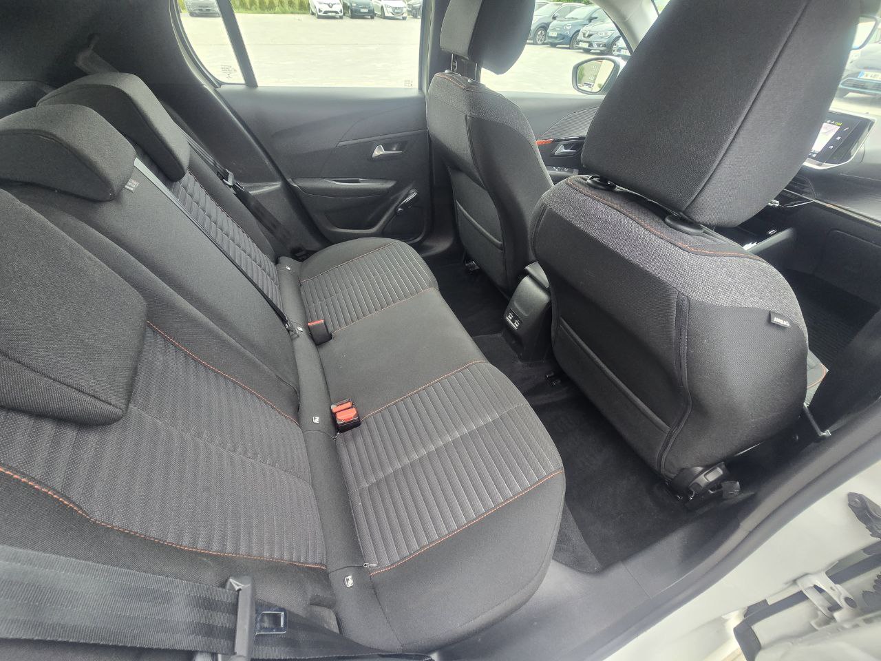 Peugeot E-208 Business