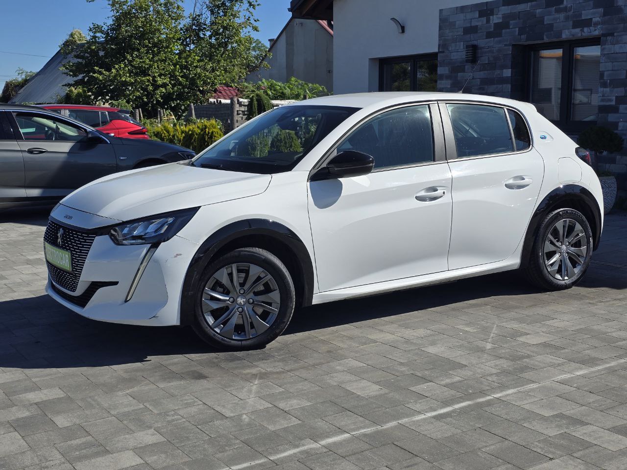 Peugeot E-208 Business