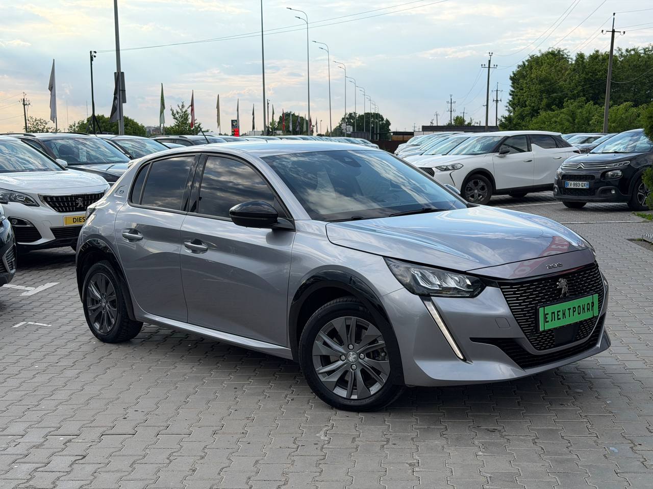 Peugeot 208
