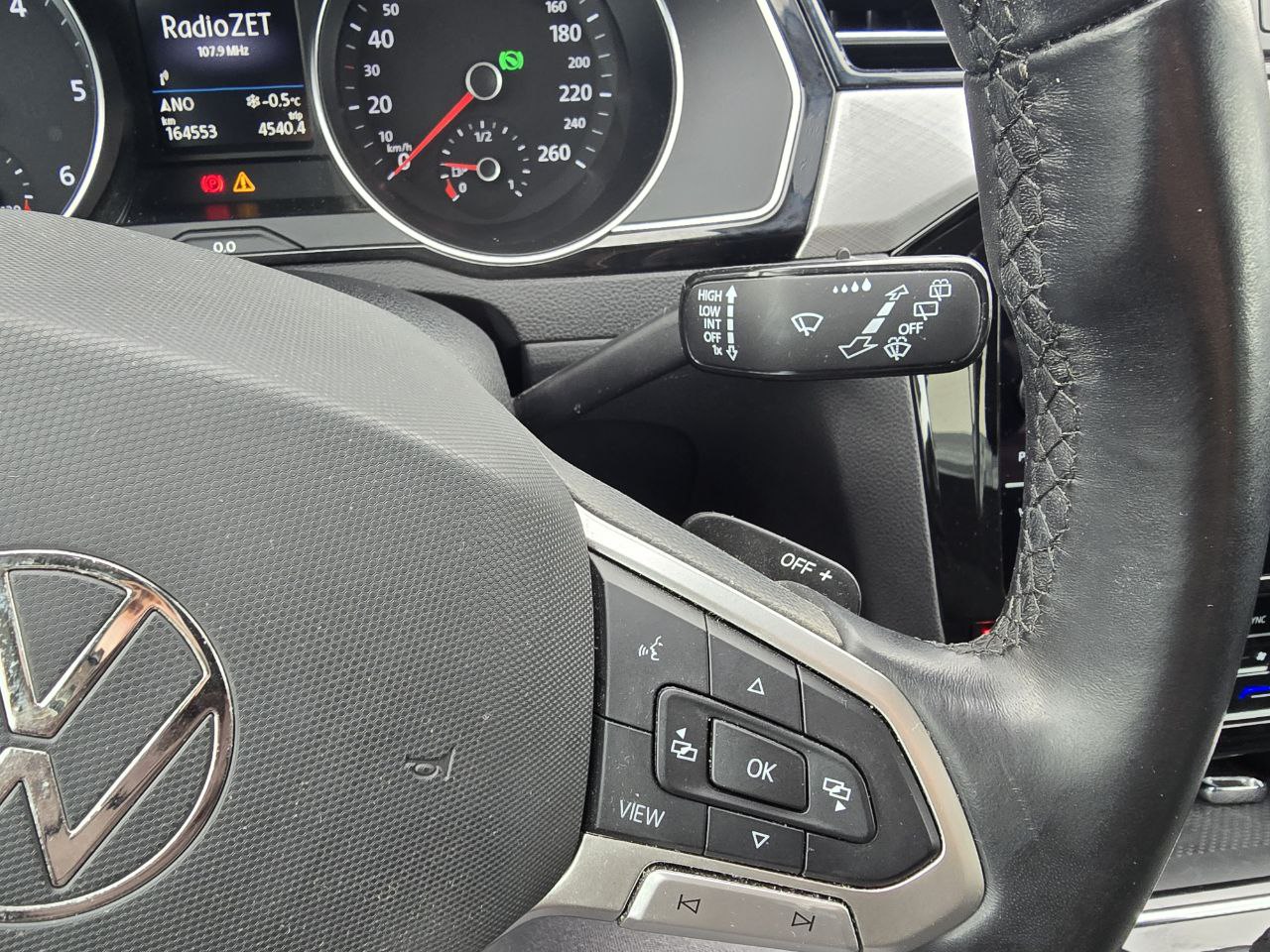 Volkswagen Passat Business+