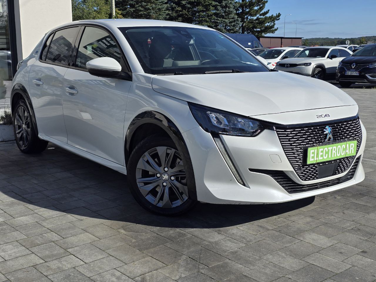 Peugeot E-208