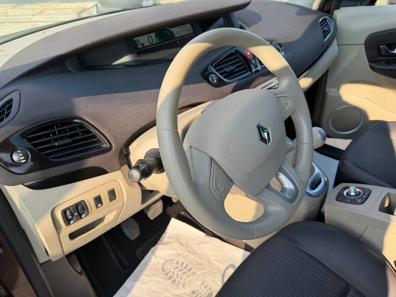 Renault Grand Scenic EXCEPTION