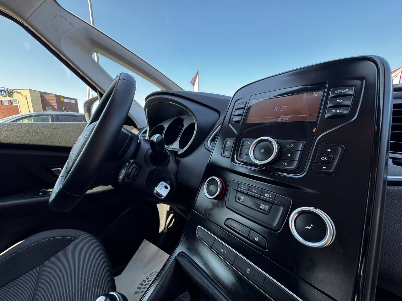 Renault GRAND Scenic Life
