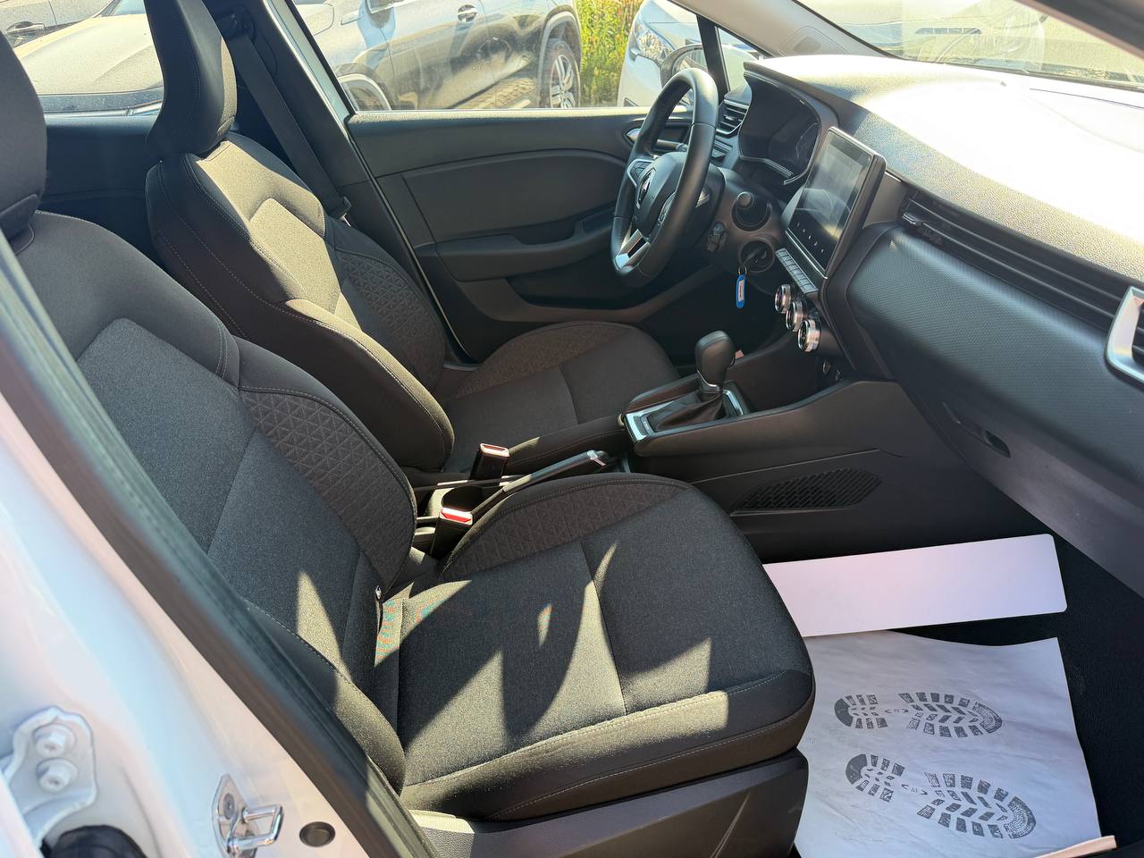 Renault Clio Business Hybrid