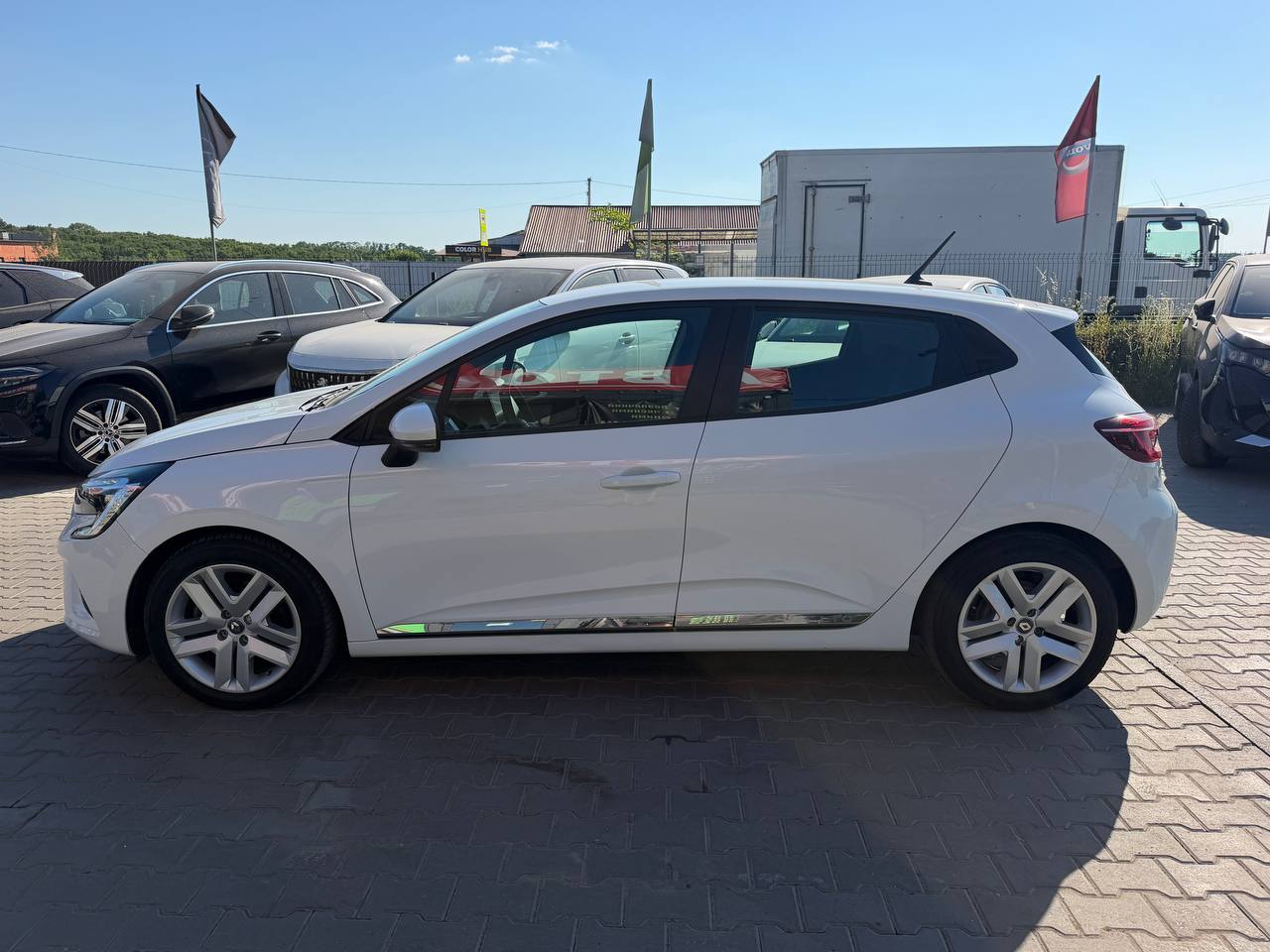 Renault Clio Business Hybrid