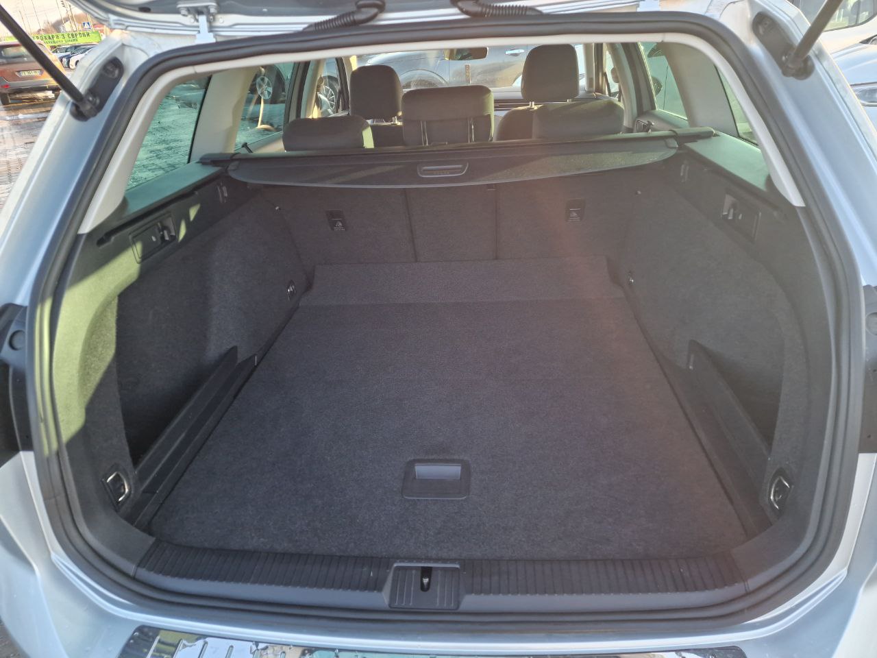 Volkswagen Passat Business+