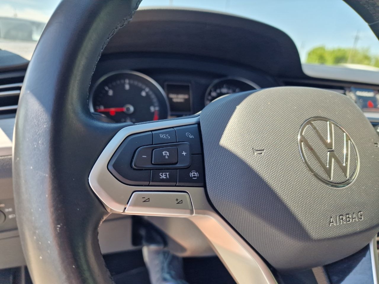 Volkswagen Passat Business+