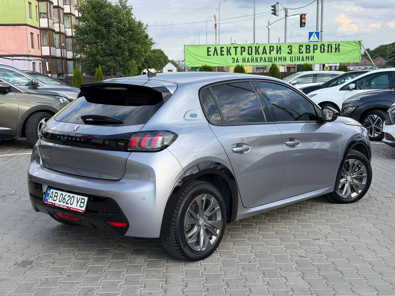 Peugeot 208
