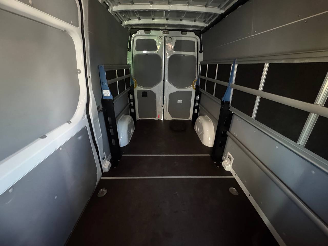 Mercedes-Benz E-Sprinter FWD