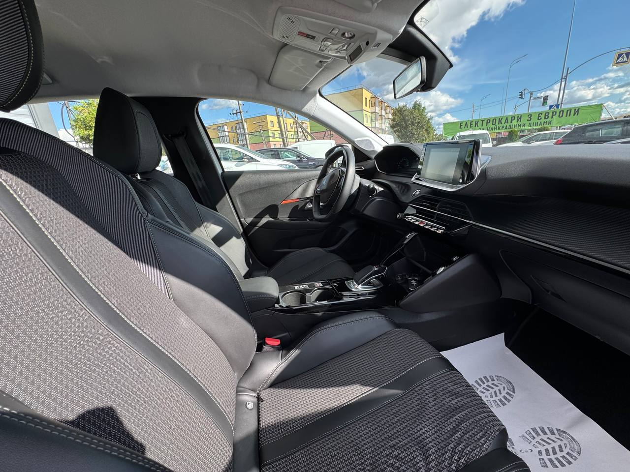 Peugeot E-208 Business