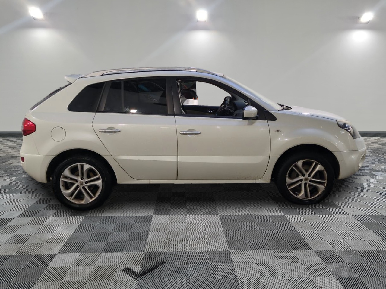 Renault Koleos White Edition