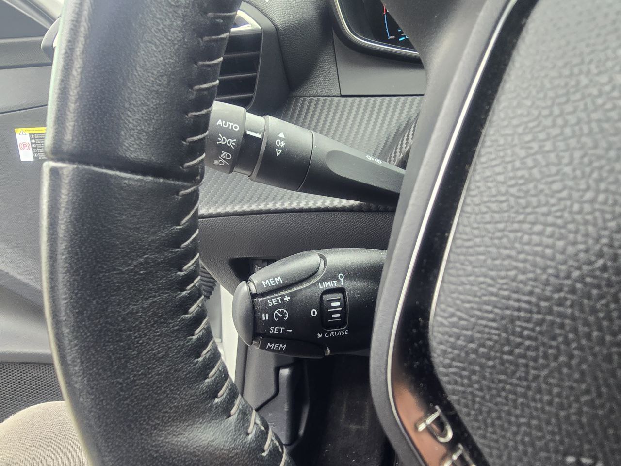 Peugeot E-208 Business