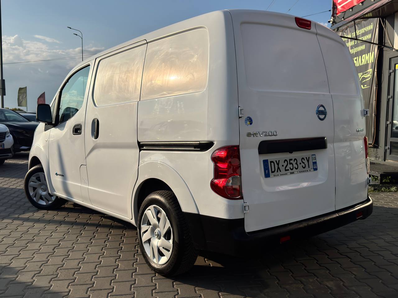 Nissan E-NV200