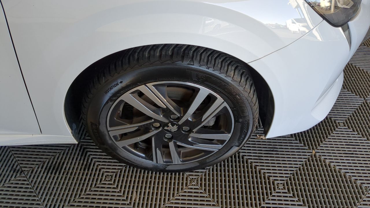 Peugeot 208 ALLURE