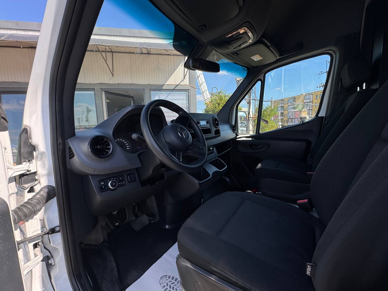 Mercedes-Benz E-Sprinter FWD