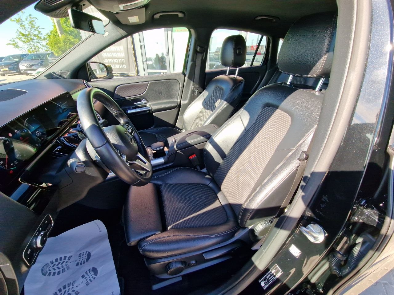 MERCEDES BENZ EQA