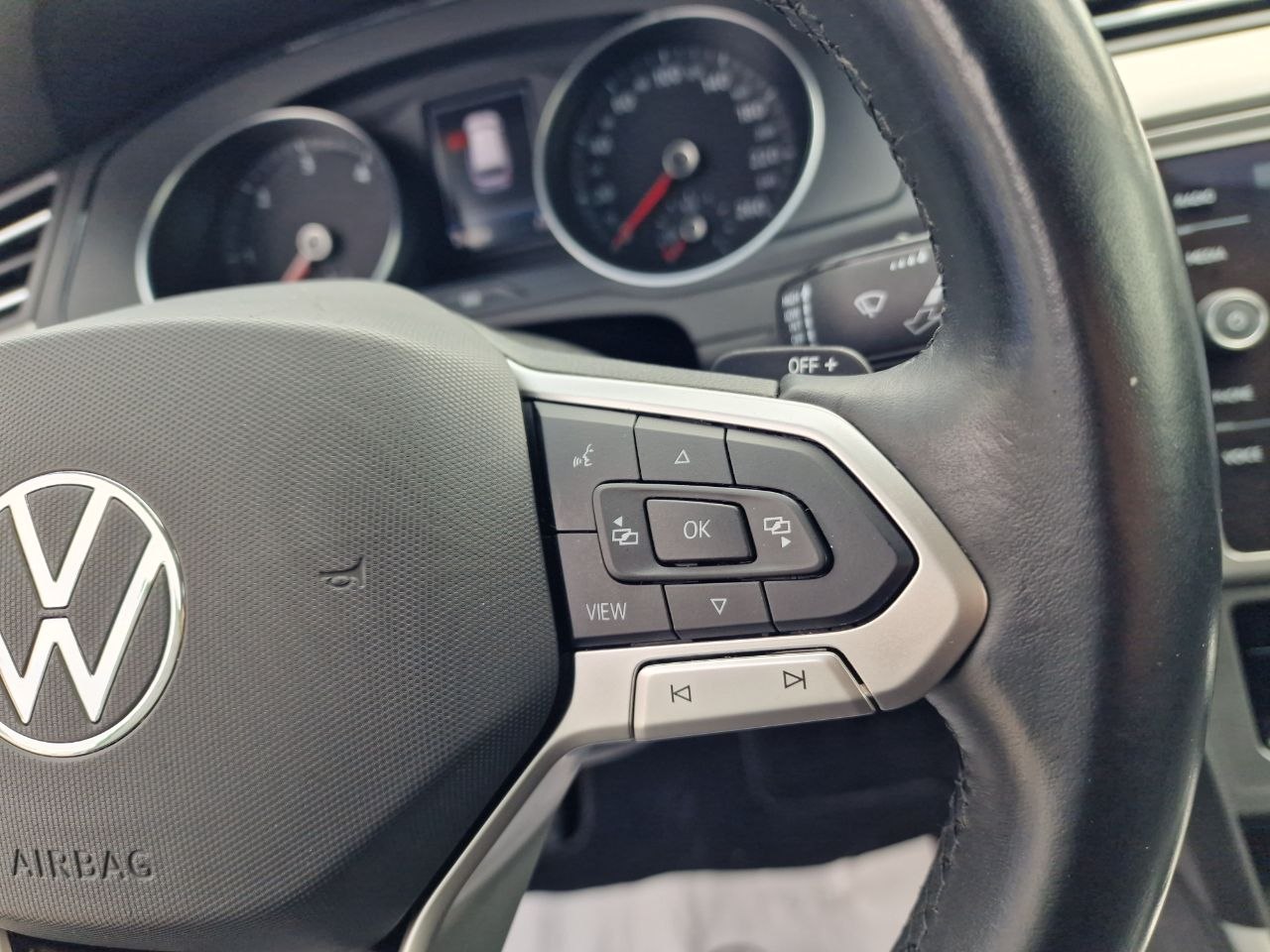 Volkswagen Passat Business+