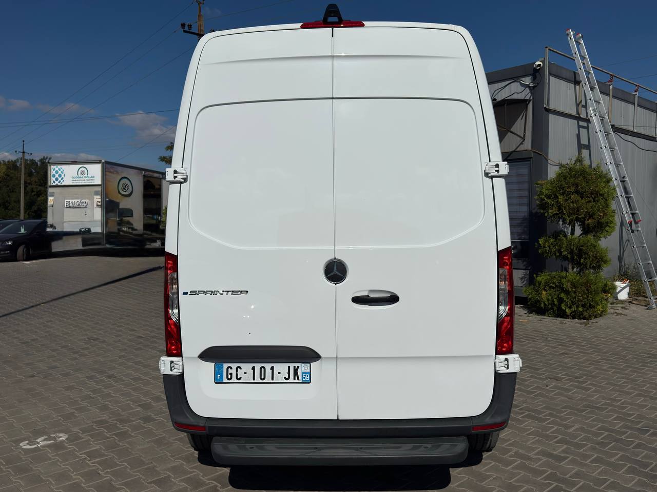 Mercedes-Benz E-Sprinter FWD